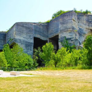 Kőfejtő és Barlangszínház