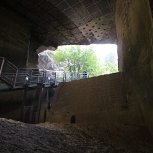 Kőfejtő és Barlangszínház